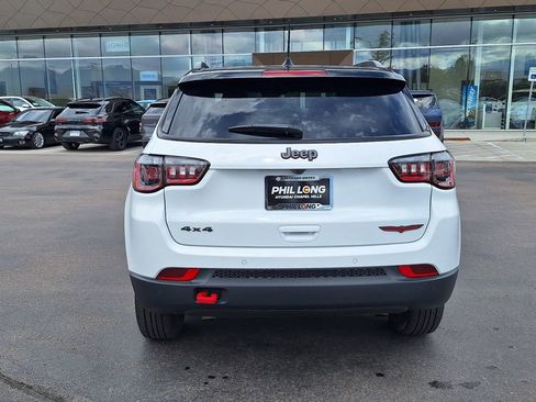Used 2025 Jeep Compass Trailhawk AWD/4WD image 4