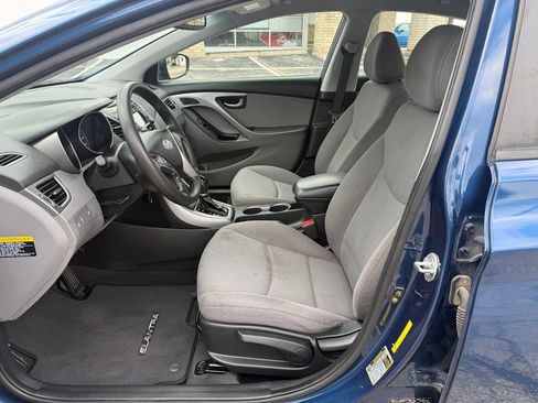 Used 2015 Hyundai Elantra SE w/ Option Group 02 FWD image 10