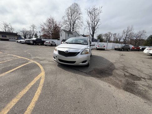 Used 2009 Toyota Yaris Sedan image 2