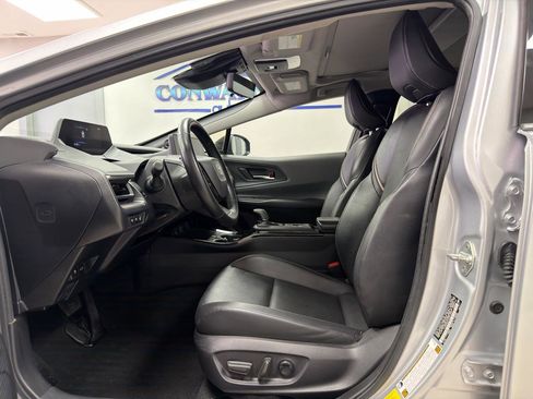 Used 2023 Toyota Prius Limited w/ Limited Premium Package image 9