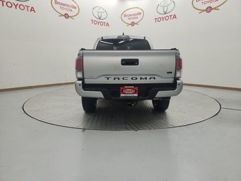 Certified 2023 Toyota Tacoma TRD Off-Road w/ Technology Package AWD/4WD image 7