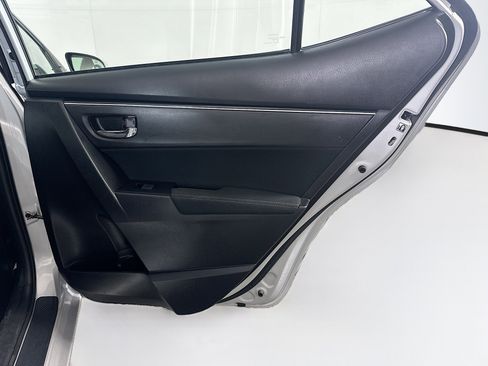 Used 2017 Toyota Corolla LE w/ Carpet Mat Package (TMS) FWD image 28
