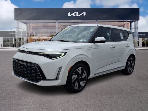 Used 2023 Kia Soul GT-Line w/ GT-Line Technology Package FWD image 3