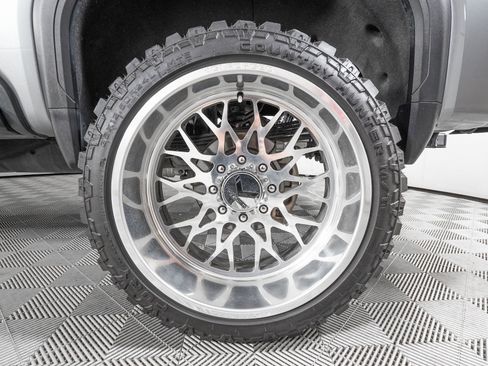 Used 2024 GMC Sierra 2500 AT4 w/ AT4 Preferred Package image 34