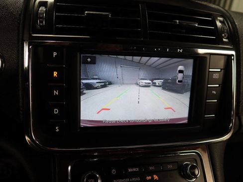 Used 2020 Lincoln Continental w/ Premium Package FWD image 22