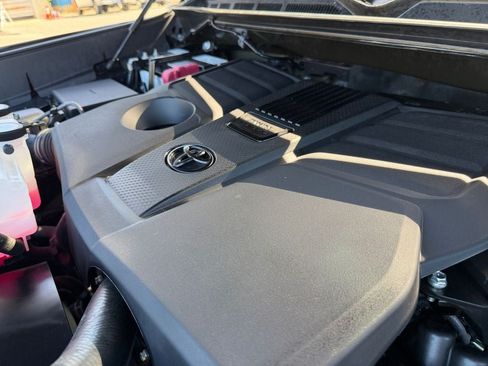 Used 2023 Toyota Tundra Platinum AWD/4WD image 30
