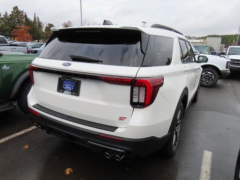 New 2026 Ford Explorer ST w/ Sun And Sound Package image 6