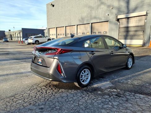 Used 2021 Toyota Prius Prime LE image 6