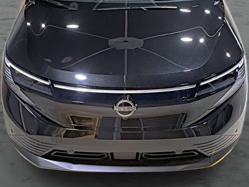 New 2026 Nissan Leaf Platinum+ w/ Cargo Package (Platinum+) FWD image 17