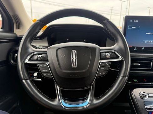 Used 2022 Lincoln Nautilus Reserve w/ Monochromatic Package image 16