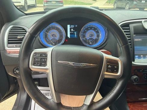 Used 2013 Chrysler 300 w/ Driver Convenience Group RWD image 9