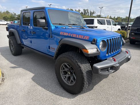 Used 2021 Jeep Gladiator Rubicon w/ Trailer Tow Package AWD/4WD image 5