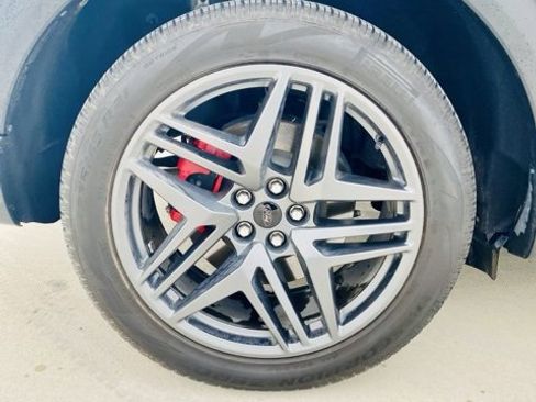 Used 2015 Ford Explorer XLT w/ Equipment Group 202B image 18