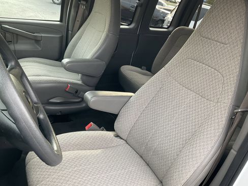 Used 2019 Chevrolet Express 2500 LT w/ LT Preferred Equipment Group image 25