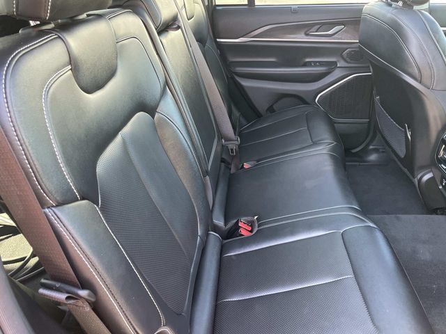 Used 2023 Jeep Grand Cherokee 4WD 4xe w/ Luxury Tech Group II image 34