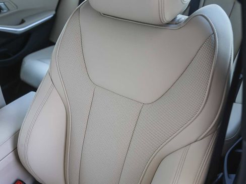 Used 2025 BMW 330i xDrive Sedan image 21