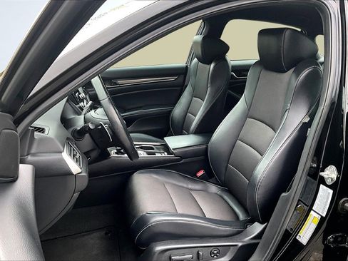 Used 2018 Honda Accord Sport image 21