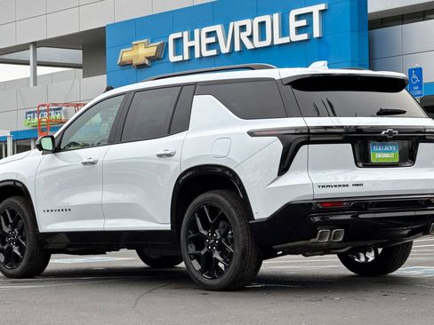 New 2026 Chevrolet Traverse RS w/ LPO, Floor Liner Package image 5