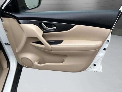 Used 2014 Nissan Rogue SL w/ SL Premium Package image 9