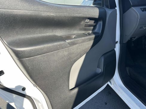 Used 2019 Nissan NV200 S w/ Cruise Control Package image 6