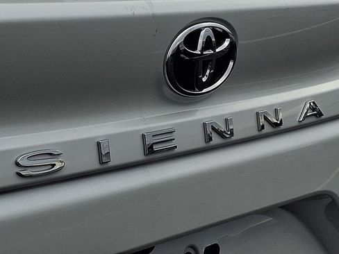 New 2026 Toyota Sienna Limited image 24