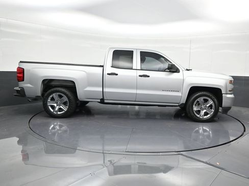 Used 2019 Chevrolet Silverado 1500 Custom w/ Custom Convenience Package image 7