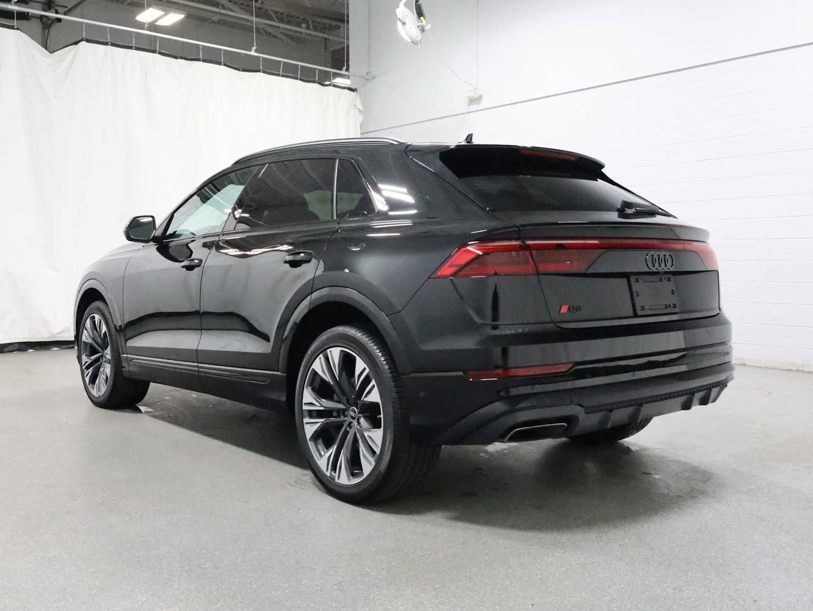 Used 2024 Audi Q8 Premium Plus AWD/4WD image 3