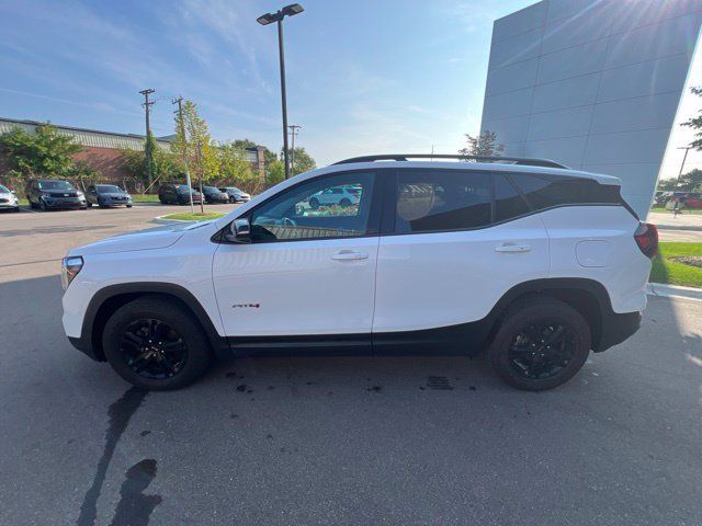 Used 2022 GMC Terrain AT4 AWD/4WD image 8