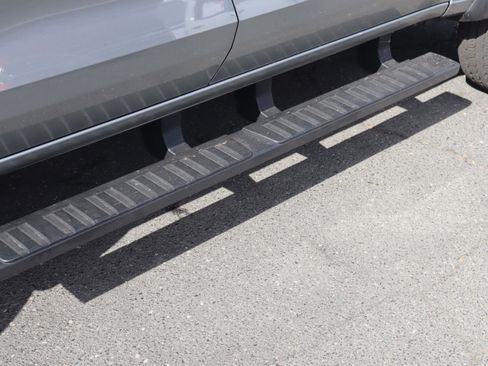 Used 2025 Chevrolet Colorado Trail Boss image 12