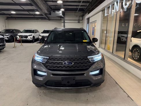 Used 2022 Ford Explorer XLT w/ Equipment Group 202A AWD/4WD image 2