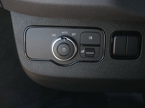 Used 2025 Mercedes-Benz Sprinter 2500 image 9