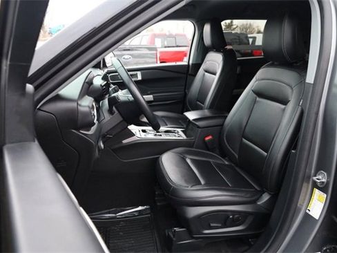 Certified 2024 Ford Explorer XLT w/ Equipment Group 202A image 10