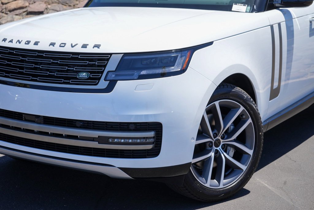 New 2026 Land Rover Range Rover SE AWD/4WD image 2