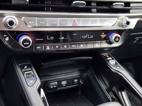 Used 2025 Kia Telluride EX w/ EX Captain's Chair Package image 30