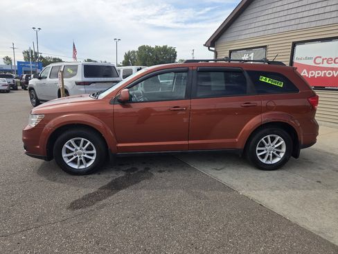 Used 2014 Dodge Journey SXT image 8