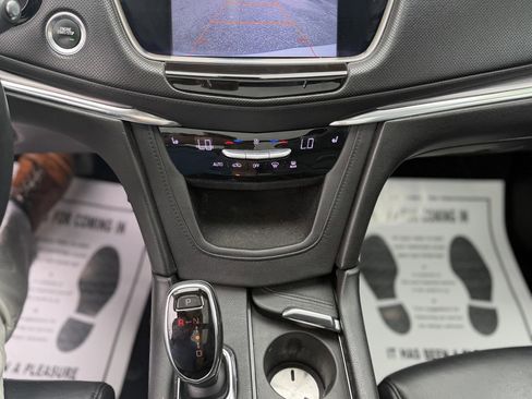 Used 2017 Cadillac XT5 Luxury FWD image 12