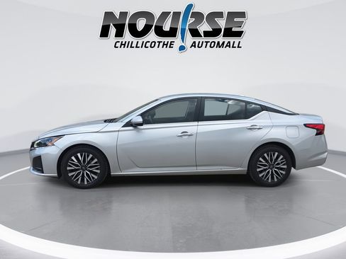 Used 2023 Nissan Altima 2.5 SV FWD image 5