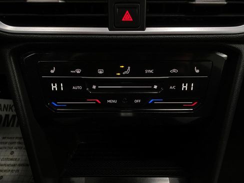 Used 2025 Volkswagen Taos SE image 23