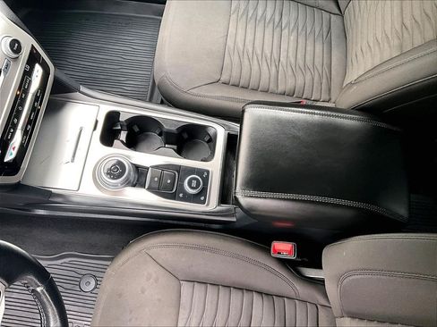 Used 2021 Ford Explorer XLT AWD/4WD image 15