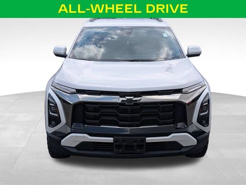 Used 2025 Chevrolet Equinox ACTIV w/ Safety and Technology Package AWD/4WD image 3