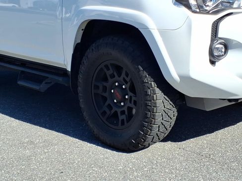 Used 2024 Toyota 4Runner TRD Off-Road Premium w/ Moonroof Package AWD/4WD image 7
