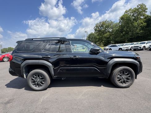 Used 2026 Toyota 4Runner SR5 AWD/4WD image 4