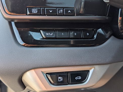 Used 2024 Lexus RX 350 w/ Convenience Package image 21