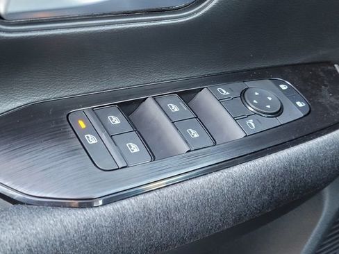 New 2026 Nissan Kicks SV FWD image 19