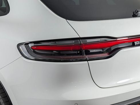 Certified 2026 Porsche Macan AWD/4WD image 16