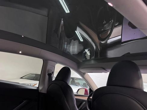 Used 2023 Tesla Model Y Long Range AWD/4WD image 18