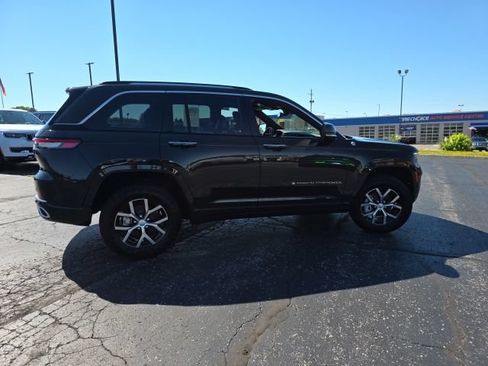 Used 2023 Jeep Grand Cherokee Overland w/ Adv Protech Group III AWD/4WD image 9