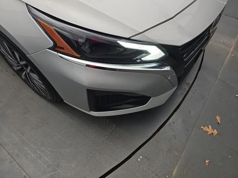 Used 2023 Nissan Altima 2.5 SV AWD/4WD image 13