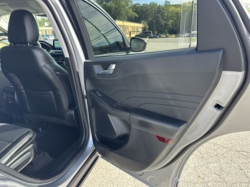 Used 2022 Ford Escape SEL image 18