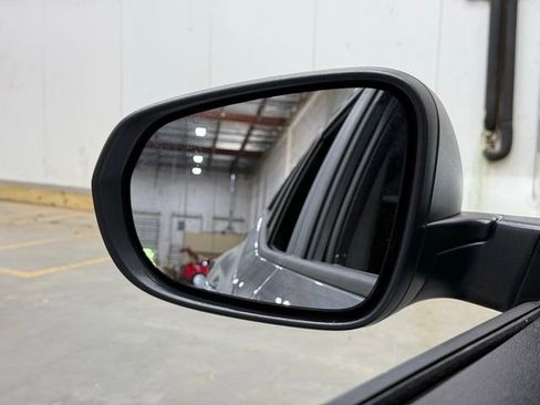 Used 2025 Chevrolet Trax LS image 33